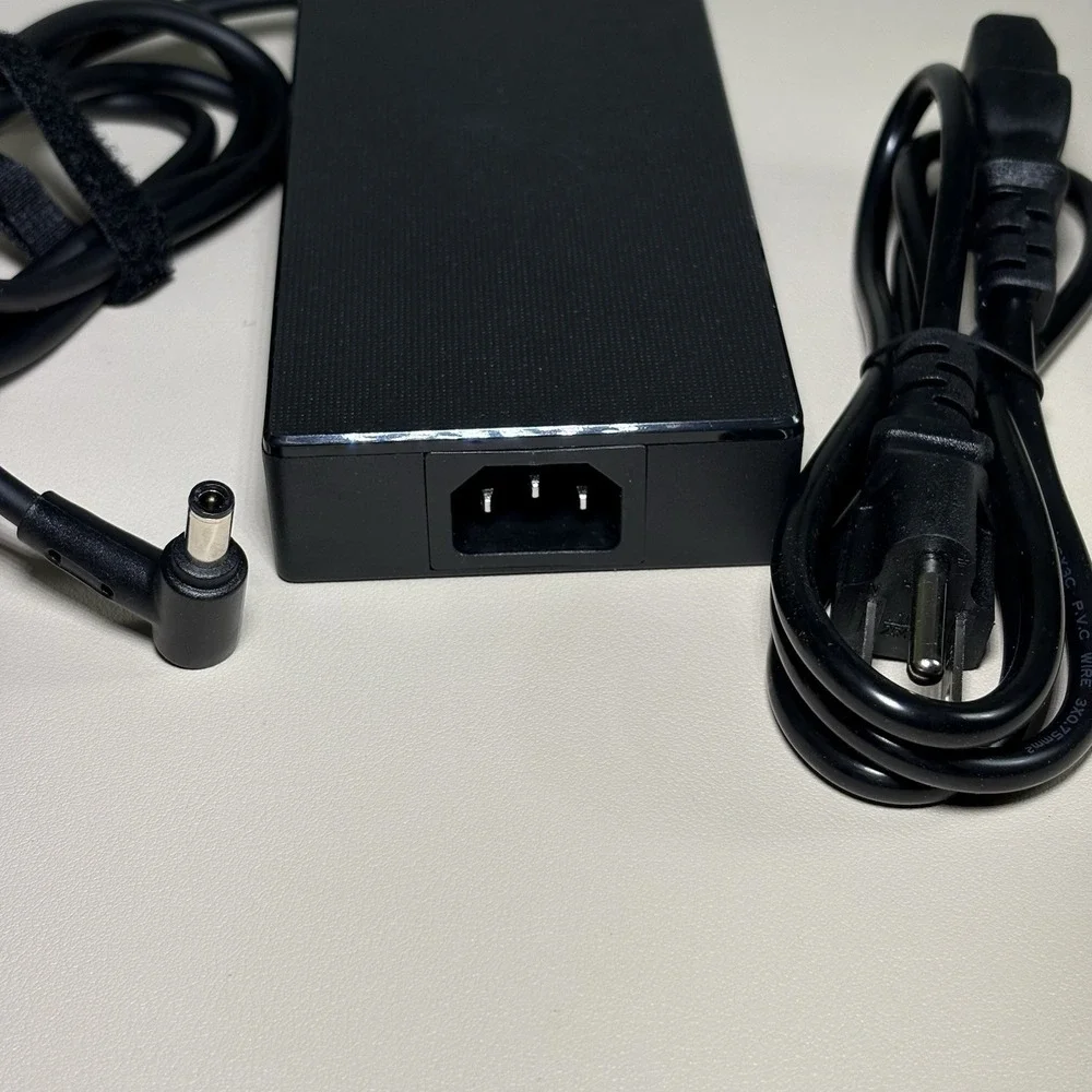 ASUS 240w ac